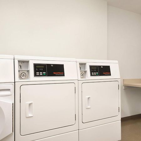 Springhill Suites By Marriott Milwaukee West/Wauwatosa Buitenkant foto