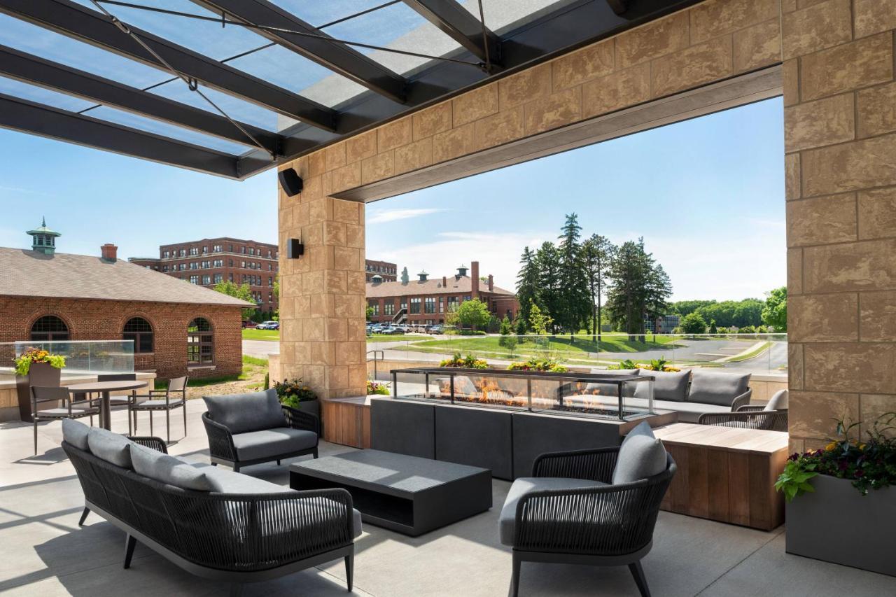 Springhill Suites By Marriott Milwaukee West/Wauwatosa Buitenkant foto
