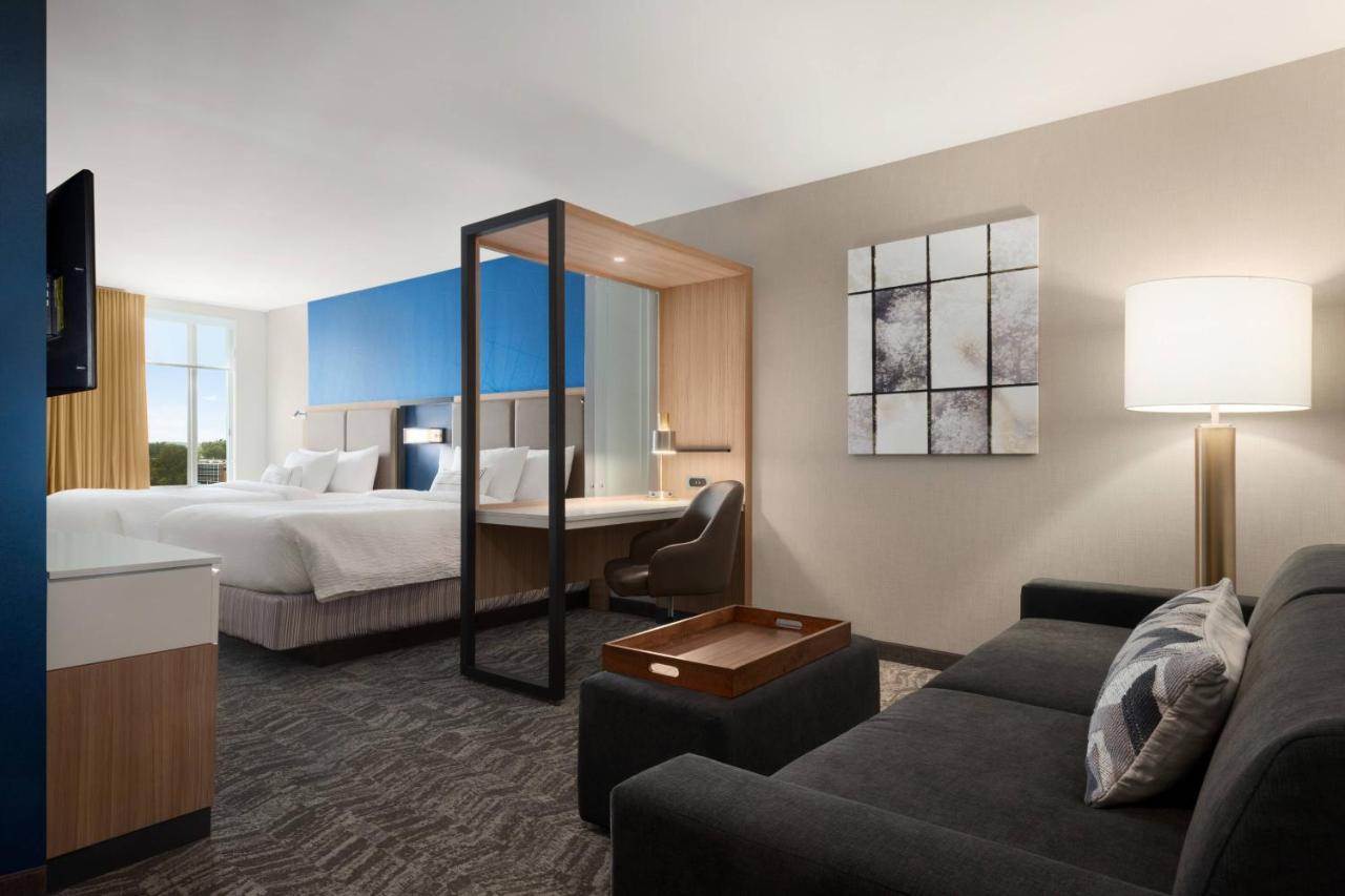 Springhill Suites By Marriott Milwaukee West/Wauwatosa Buitenkant foto