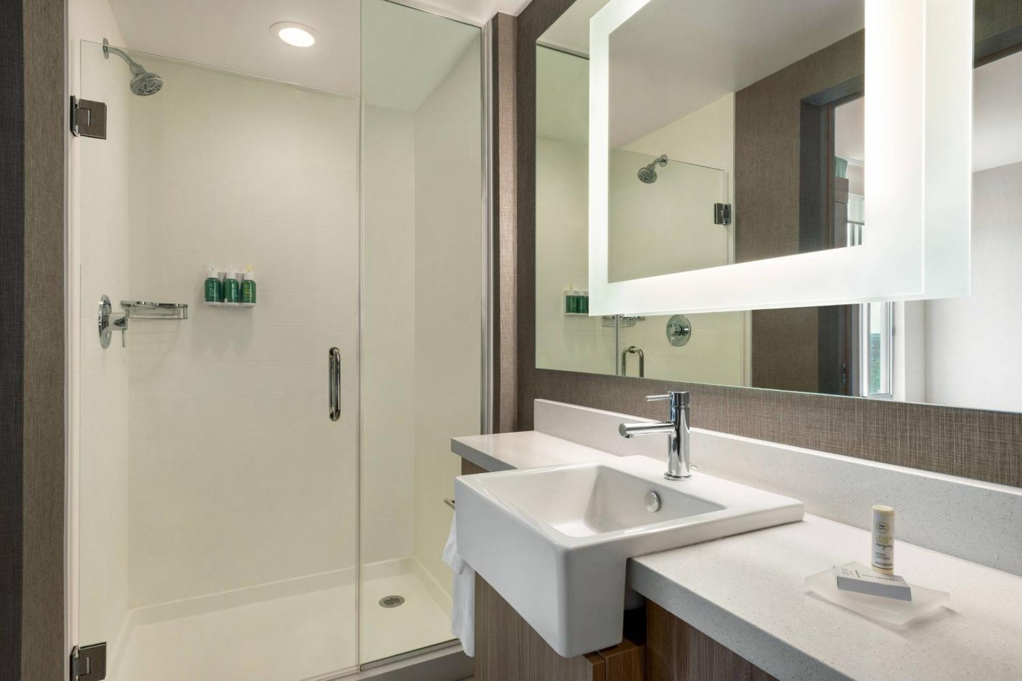 Springhill Suites By Marriott Milwaukee West/Wauwatosa Buitenkant foto