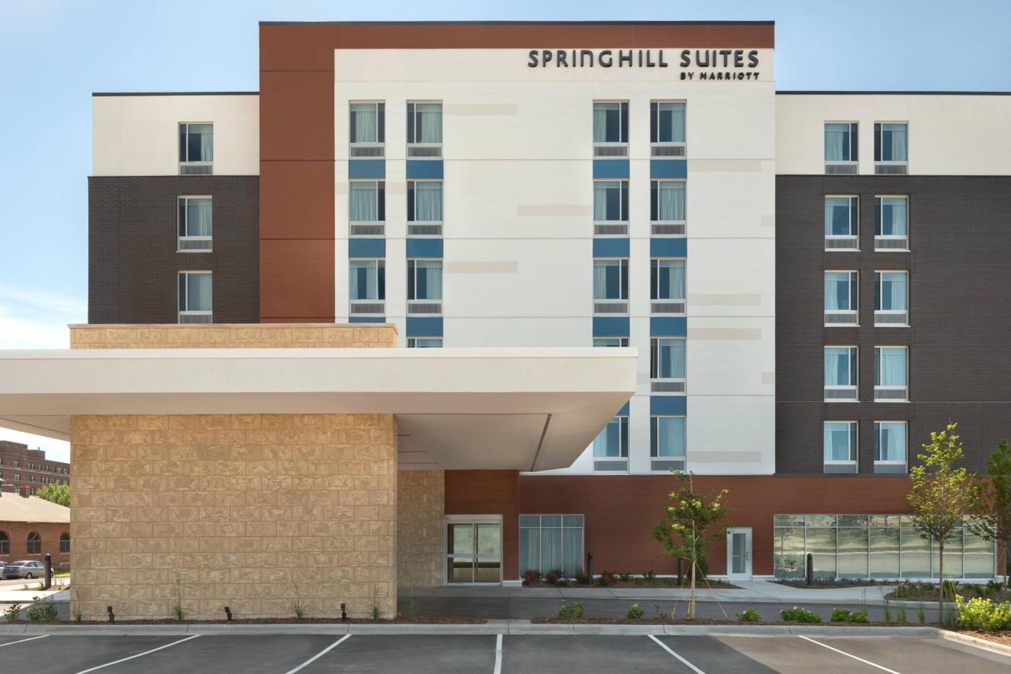 Springhill Suites By Marriott Milwaukee West/Wauwatosa Buitenkant foto